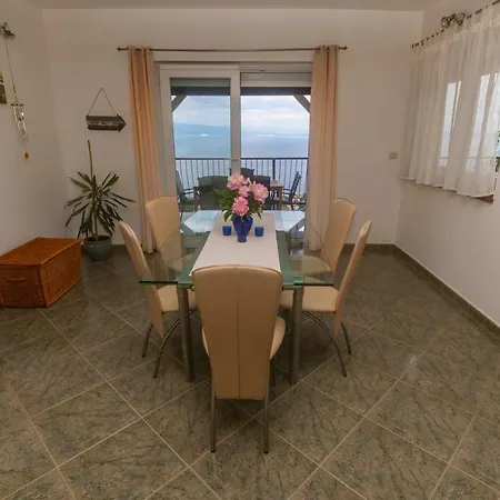 Apartment Nina Lovran
