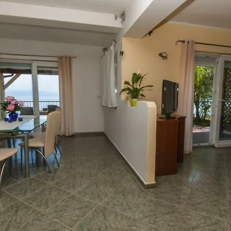 Nina Apartment
